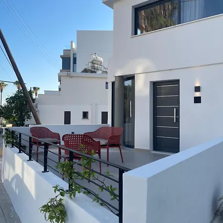 Casa Palma Beachside Apartment